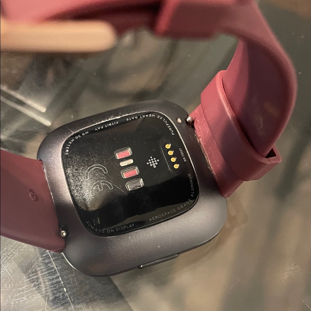 Fitbit versa 2 Smartwatch with Pink Strap - Picture 4 of 5